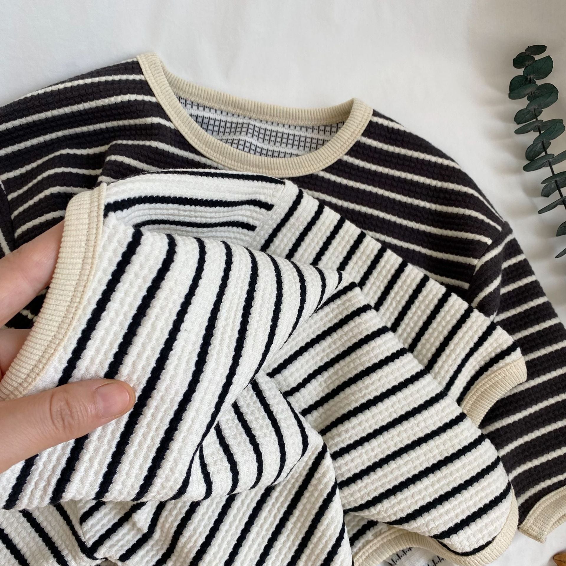 Striped contrasting edge hoodie