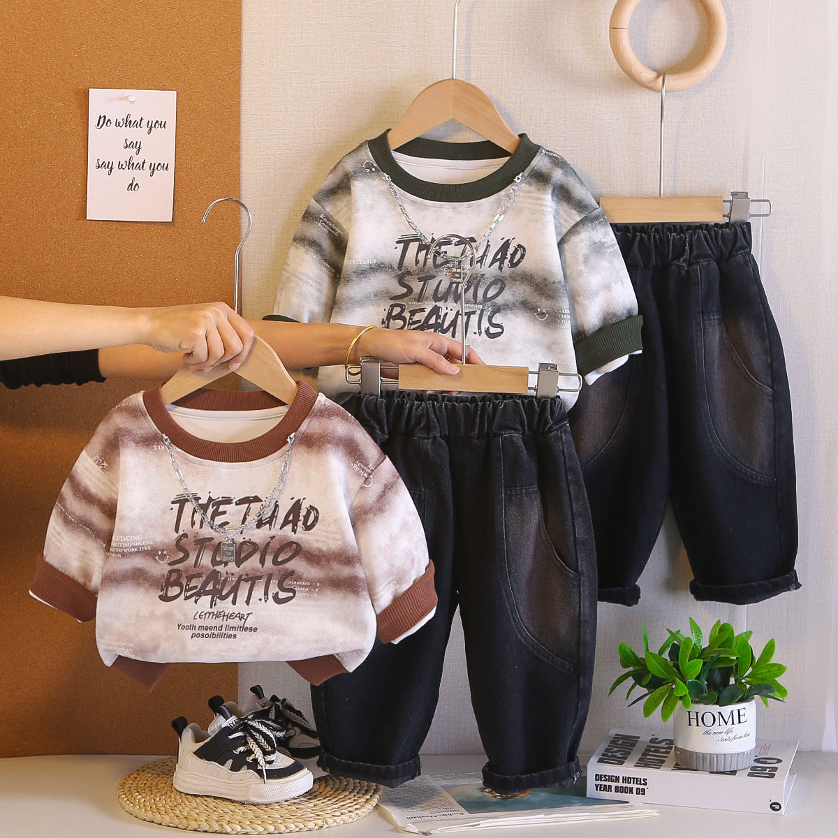 Small and medium-sized children's hoodie long sleeved two-piece set