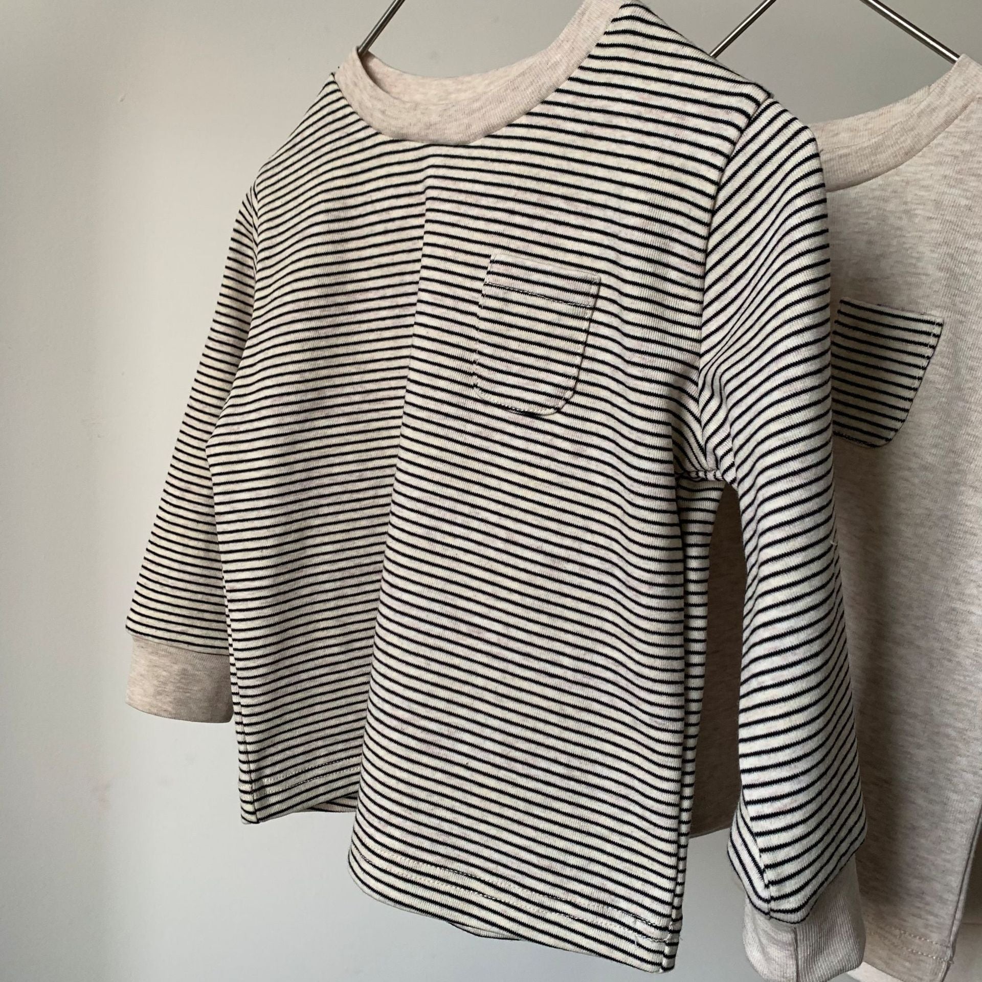 Striped color blocked pocket long sleeved T-shirt
