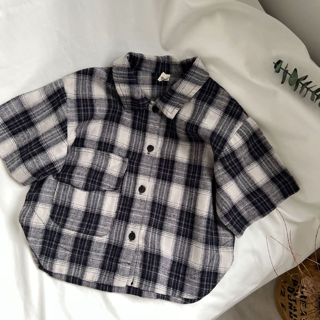 Loose soft mid sleeved checkered shirt