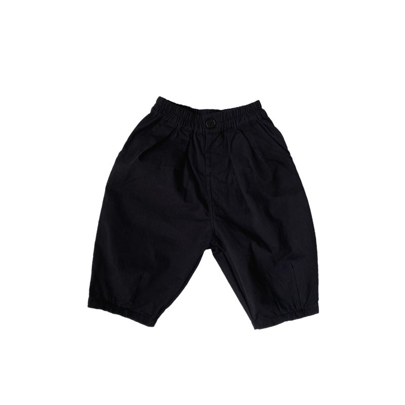 A buttoned waist washed cotton 9-inch pants