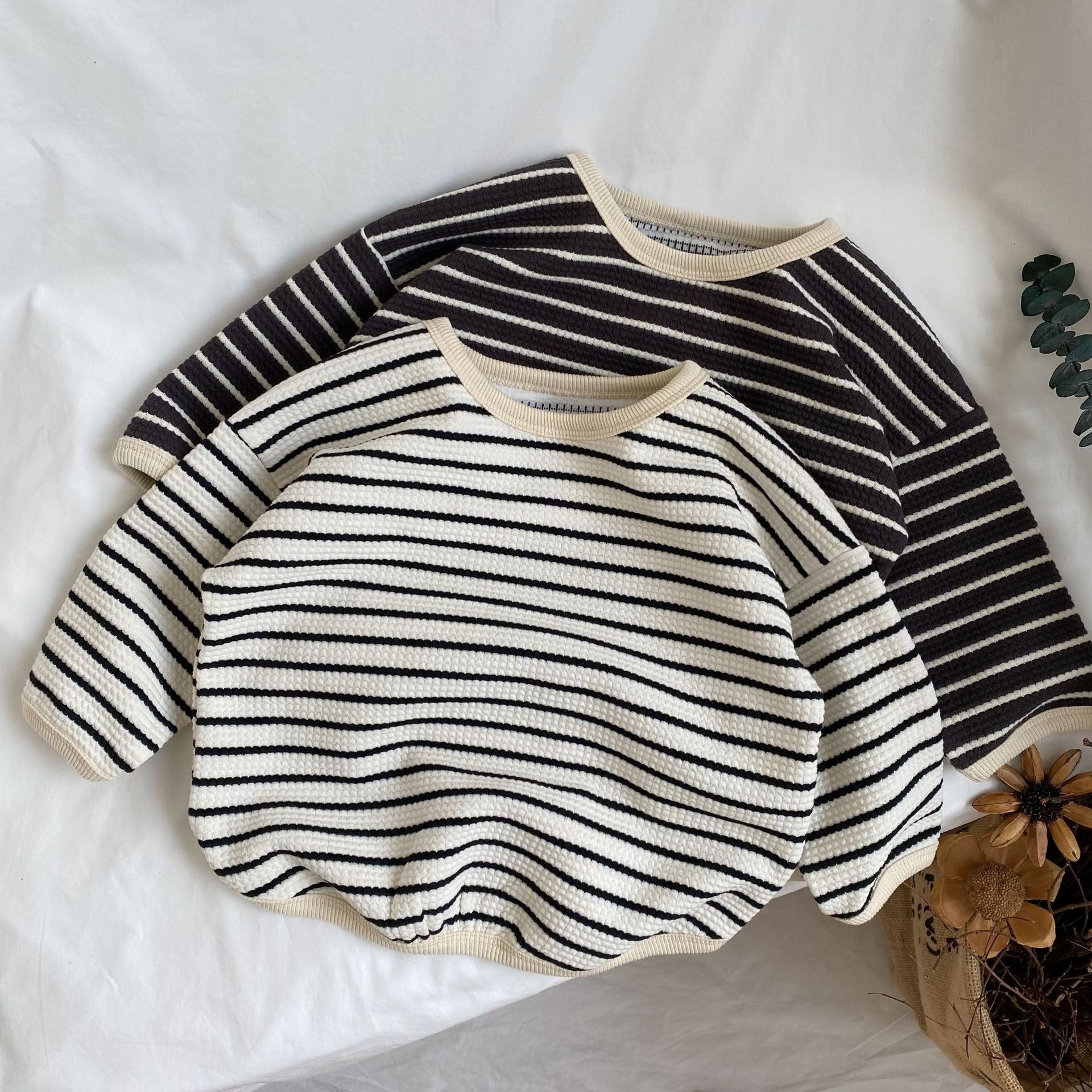 Striped contrasting edge hoodie