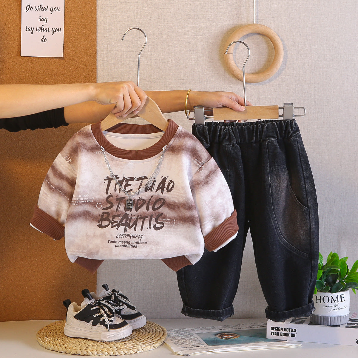 Small and medium-sized children's hoodie long sleeved two-piece set